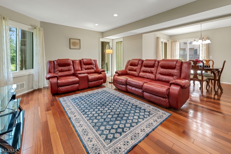13 Delbarton Ct Property Photo 8