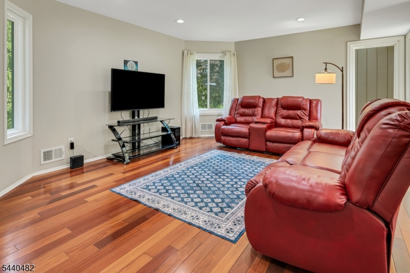 13 Delbarton Ct Property Photo 9