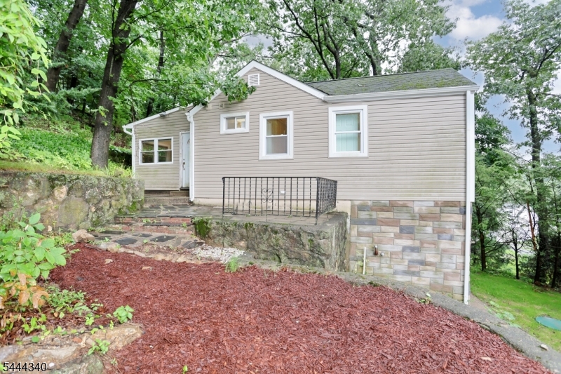 13 Mountain Glen Rd Property Photo 1