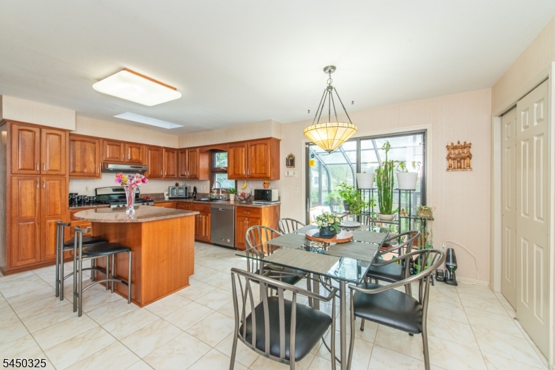 9 Puddingstone Way Property Photo 9
