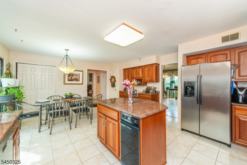 9 Puddingstone Way Property Photo 11