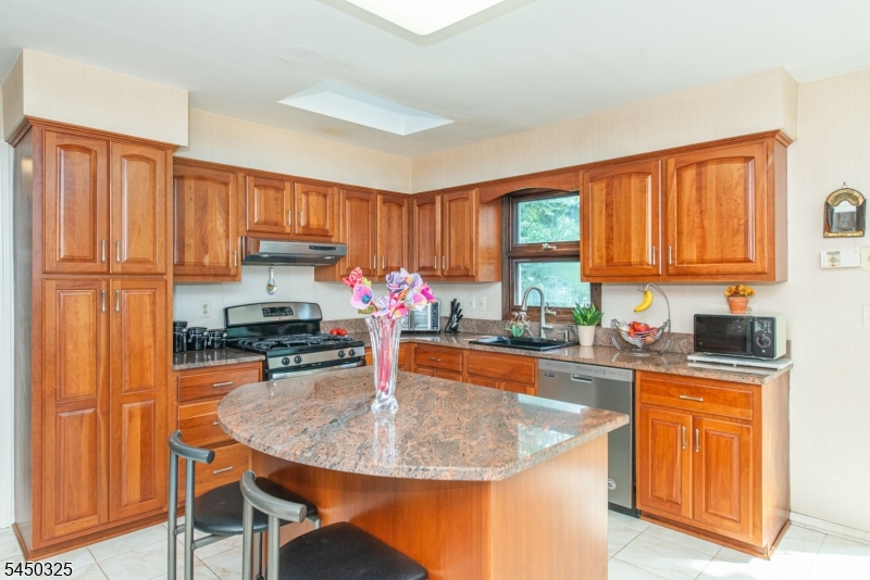 9 Puddingstone Way Property Photo 13