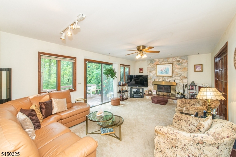9 Puddingstone Way Property Photo 14