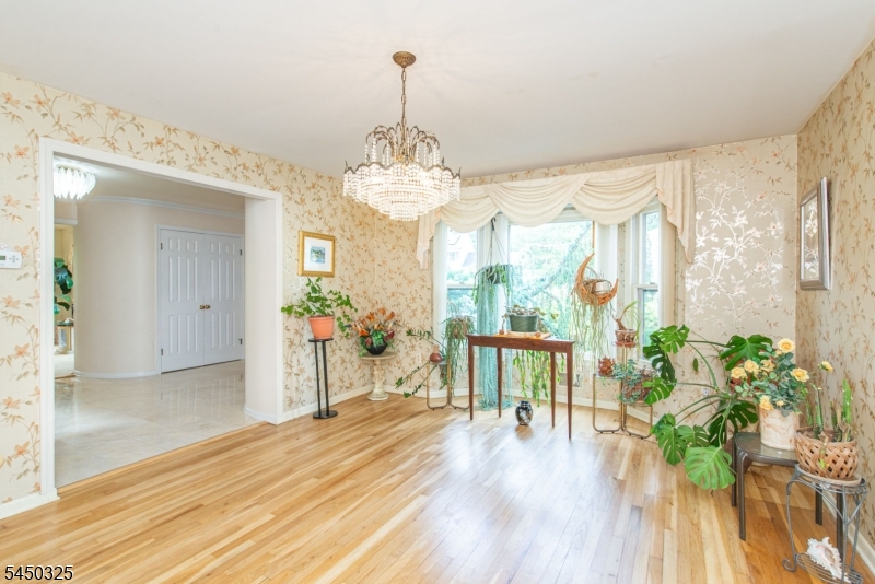 9 Puddingstone Way Property Photo 16