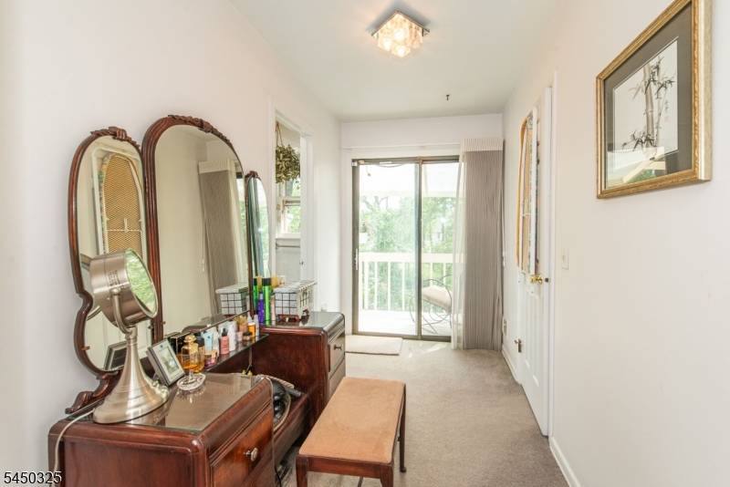 9 Puddingstone Way Property Photo 23