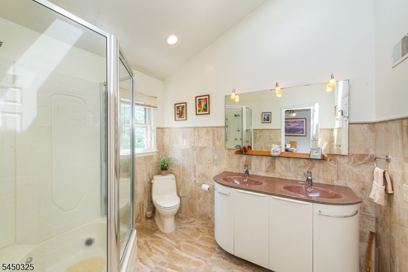 9 Puddingstone Way Property Photo 28