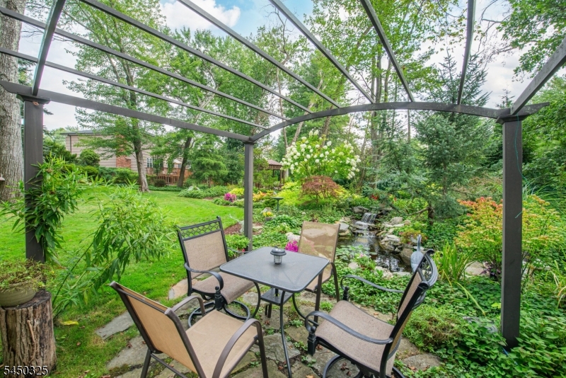 9 Puddingstone Way Property Photo 33
