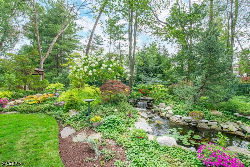 9 Puddingstone Way Property Photo 34