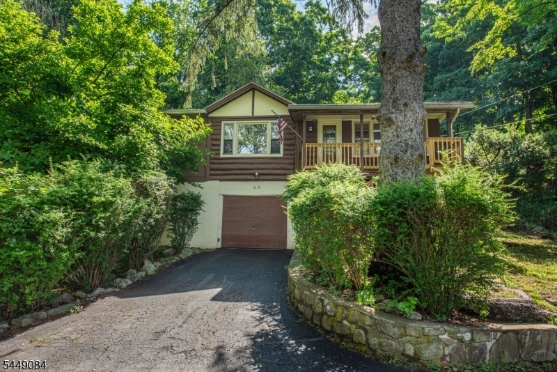 23 Lakeside Ave Property Photo 3
