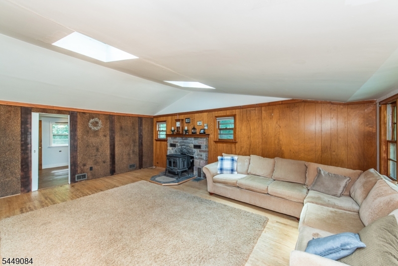 23 Lakeside Ave Property Photo 6