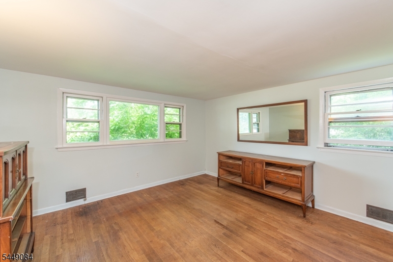 23 Lakeside Ave Property Photo 17