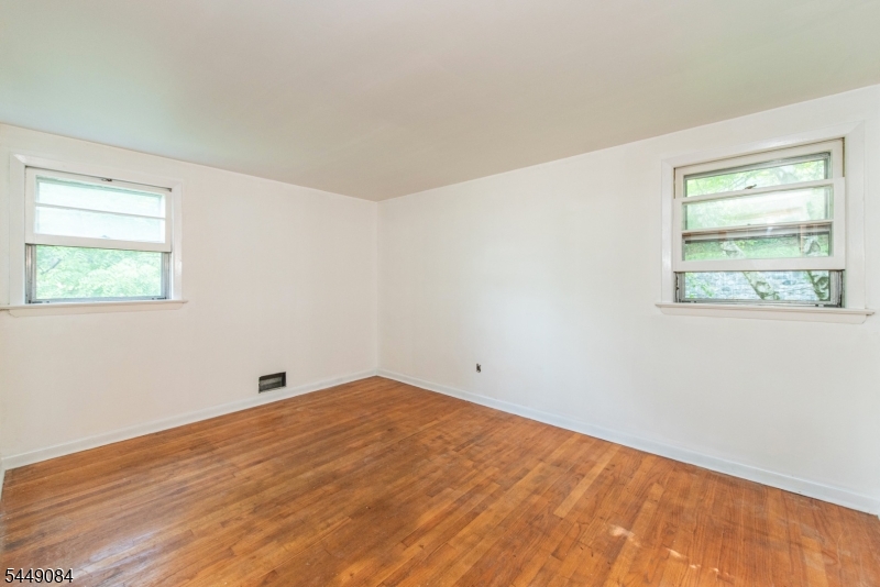 23 Lakeside Ave Property Photo 21