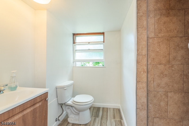 23 Lakeside Ave Property Photo 26