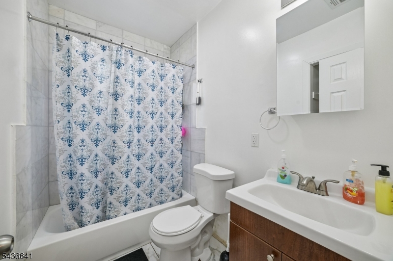 1321 Clinton Ave 2 Property Photo 9