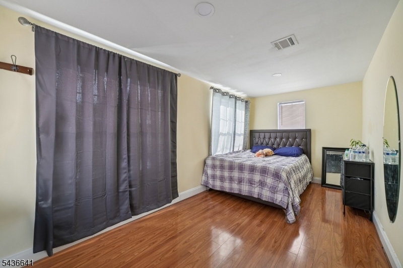 1321 Clinton Ave 2 Property Photo 12