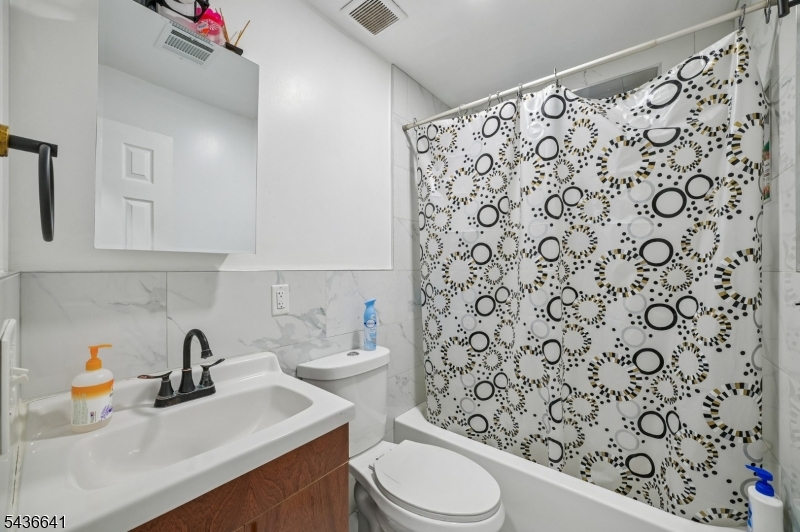 1321 Clinton Ave 2 Property Photo 19