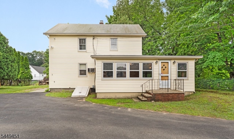 94 Franklin Ave Property Photo 1