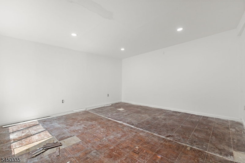 618 Wood Ave Property Photo 25