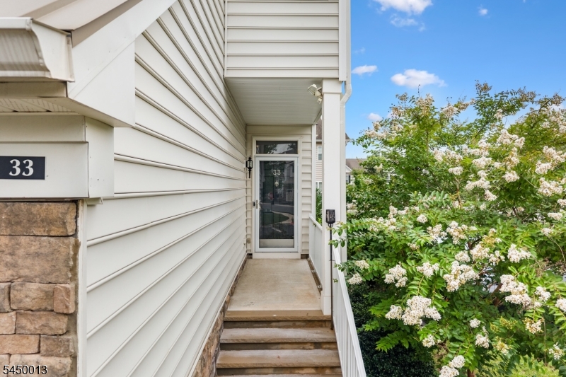 33 Cortland Pl Property Photo 11