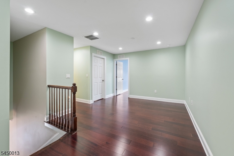 33 Cortland Pl Property Photo 29
