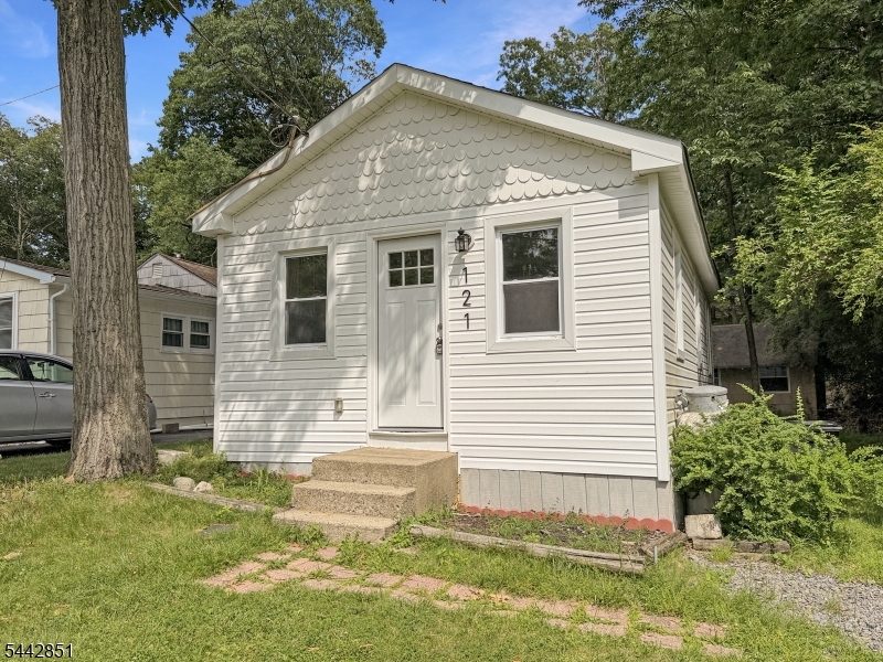121 Dartmouth Trl Property Photo 1