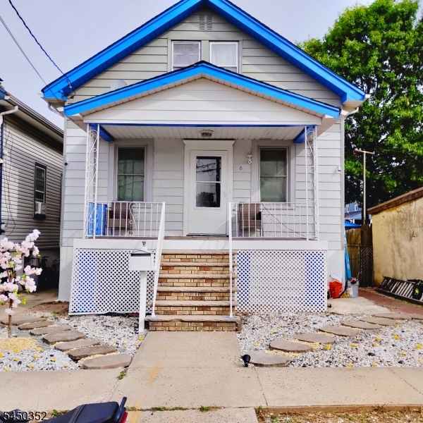 6 Worden Ave Property Photo 1