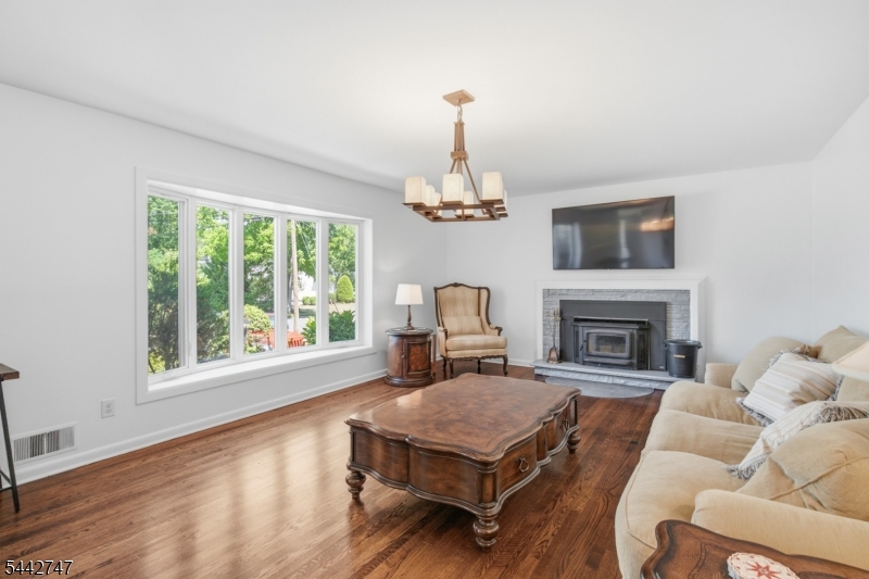 42 Sandy Hill Rd Property Photo 5