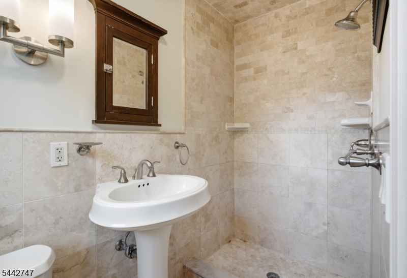 42 Sandy Hill Rd Property Photo 24