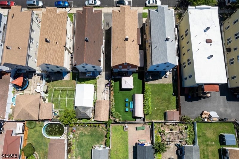 58 Piaget Ave Property Photo 4
