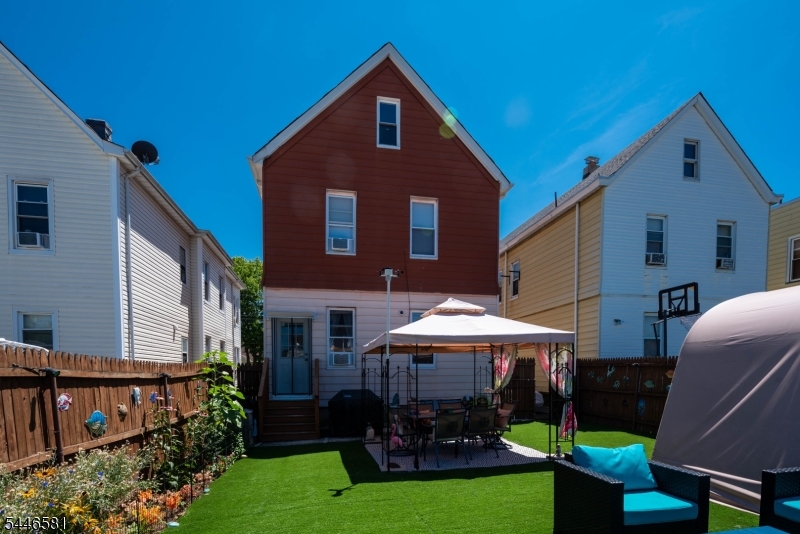 58 Piaget Ave Property Photo 6