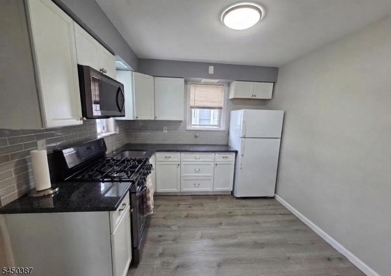 166 Carmita Ave Property Photo 3