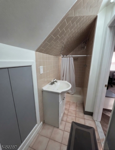 166 Carmita Ave Property Photo 22