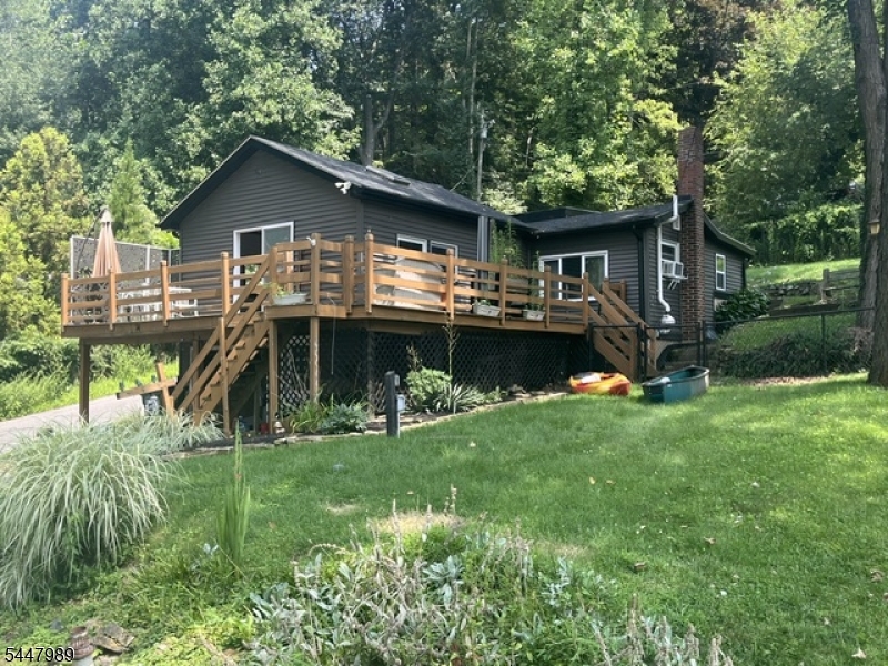 74 Lakeside Dr North Property Photo 1