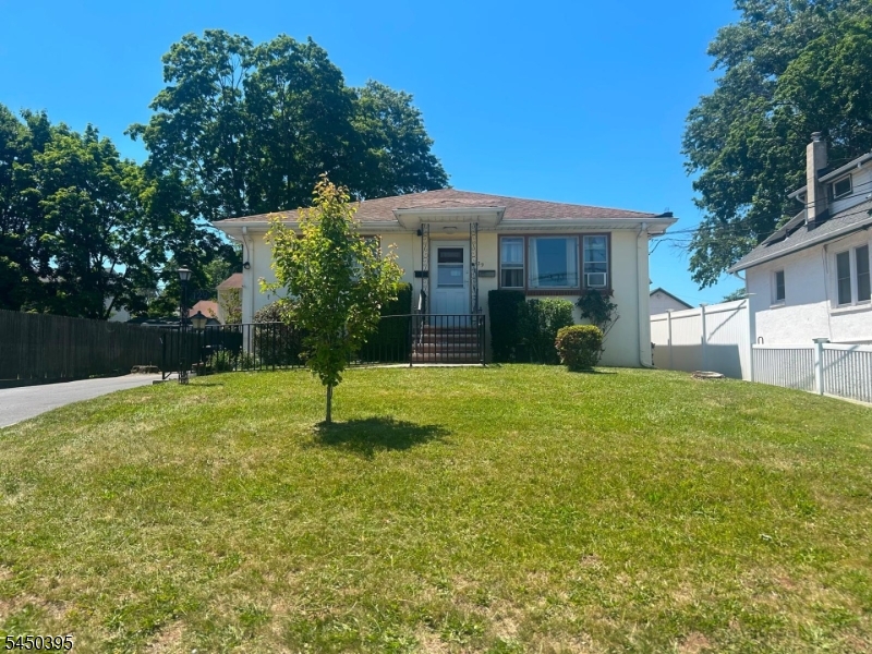129 Hampton St Property Photo 1