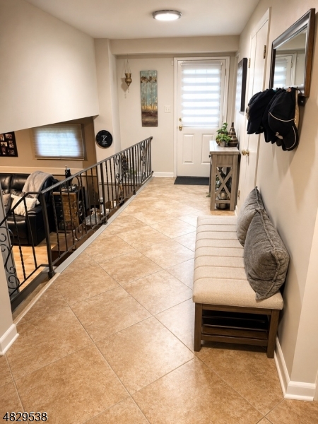 728 Taft Ave Property Photo 3