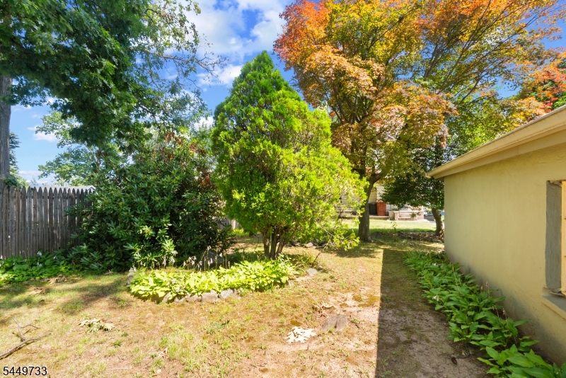 12 Montclair Ave Property Photo 27