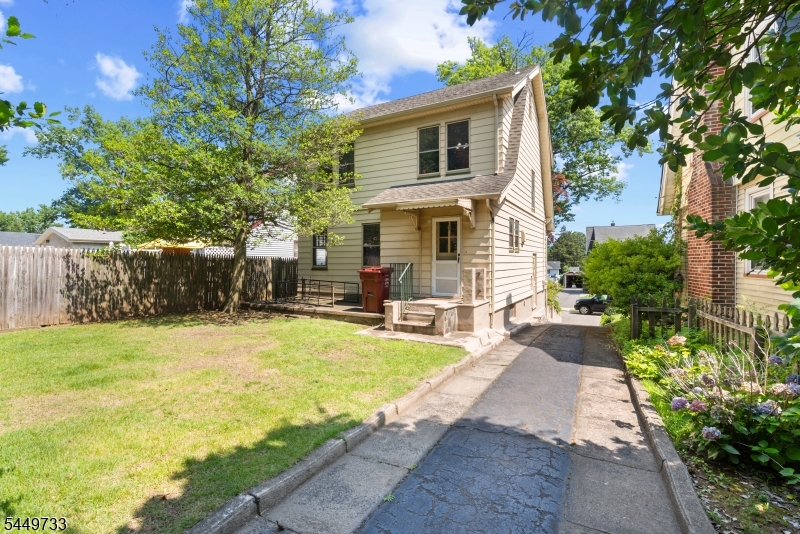 12 Montclair Ave Property Photo 32