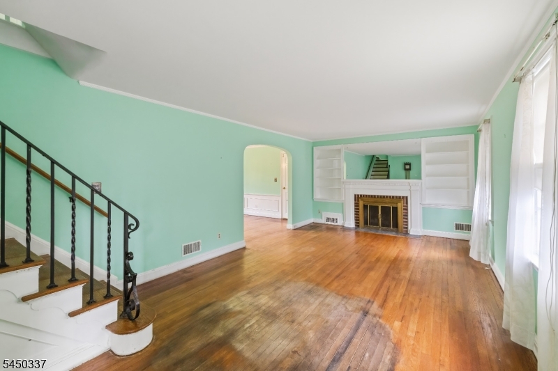 10 Reid Ave Property Photo 6