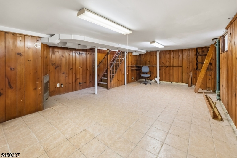 10 Reid Ave Property Photo 30