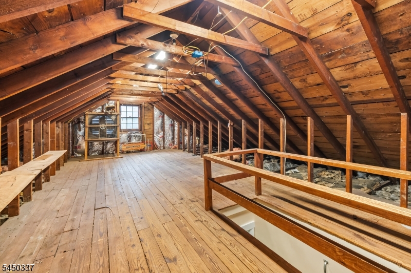 10 Reid Ave Property Photo 32