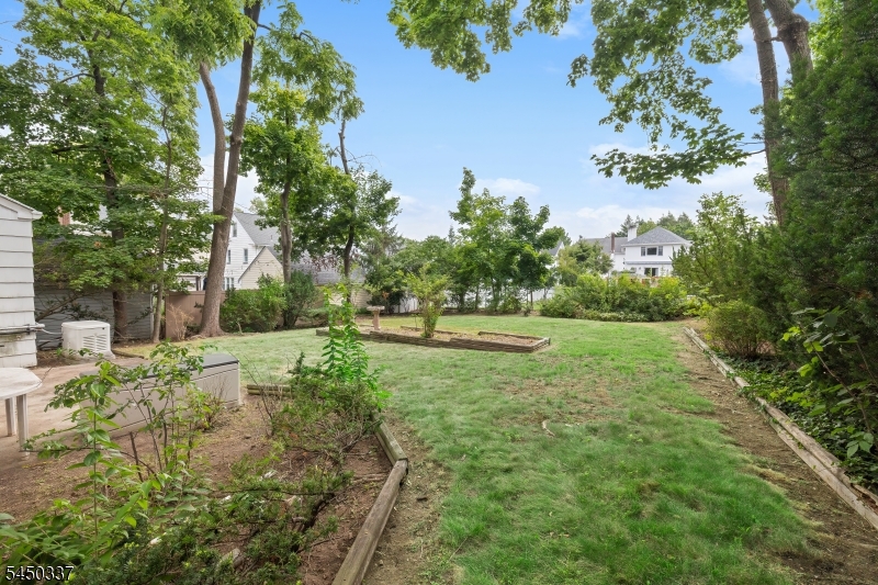 10 Reid Ave Property Photo 35