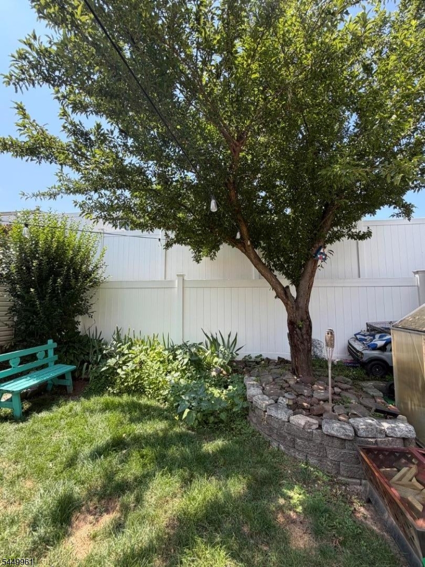 622 Lillian Ter Property Photo 28