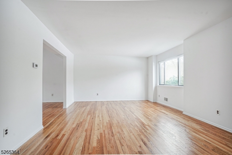 38 Park Street 13d Property Photo 7