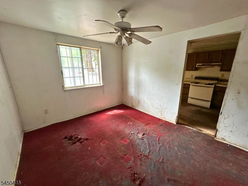 110 Pearl St Property Photo 10