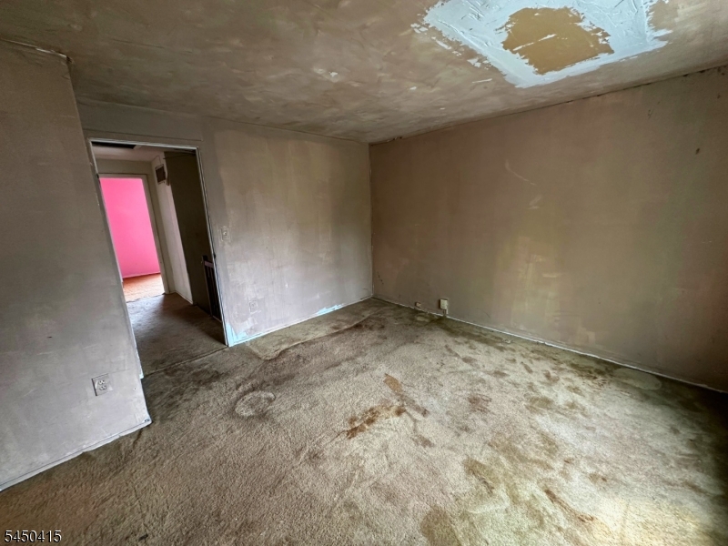 110 Pearl St Property Photo 13