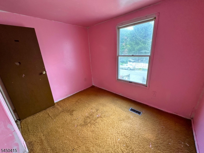 110 Pearl St Property Photo 16