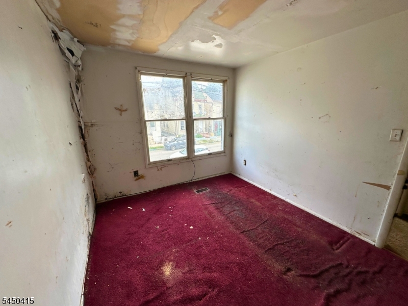 110 Pearl St Property Photo 17