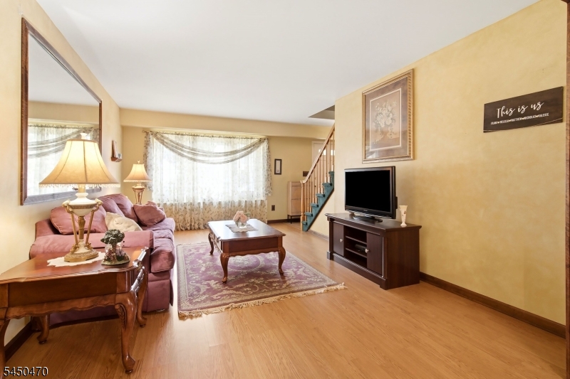 18 Markwood Dr Property Photo 3