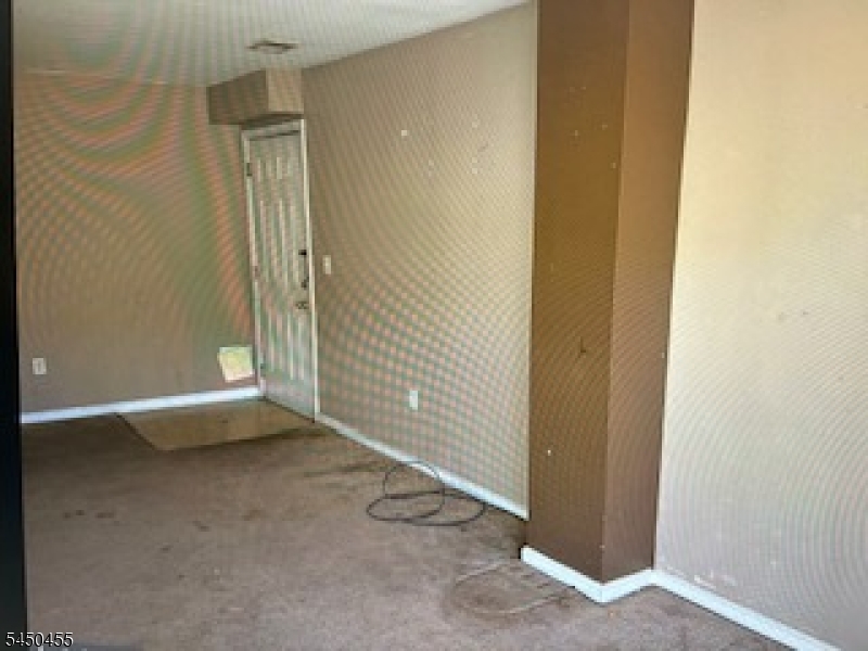 1031 Dogwood Ct Property Photo 3