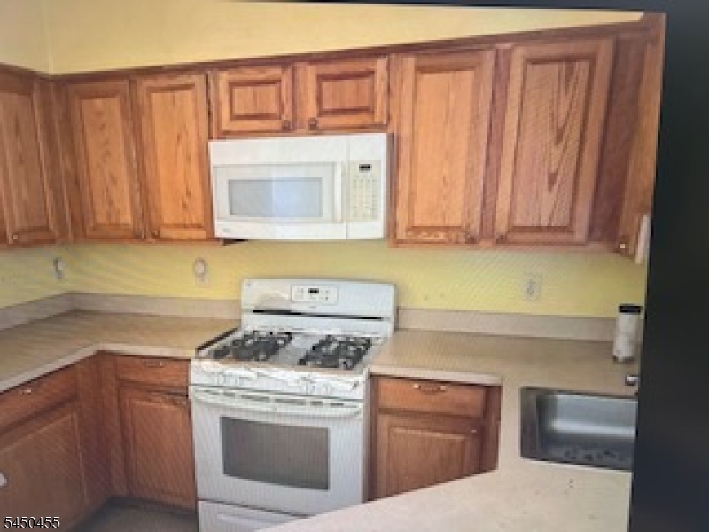 1031 Dogwood Ct Property Photo 6